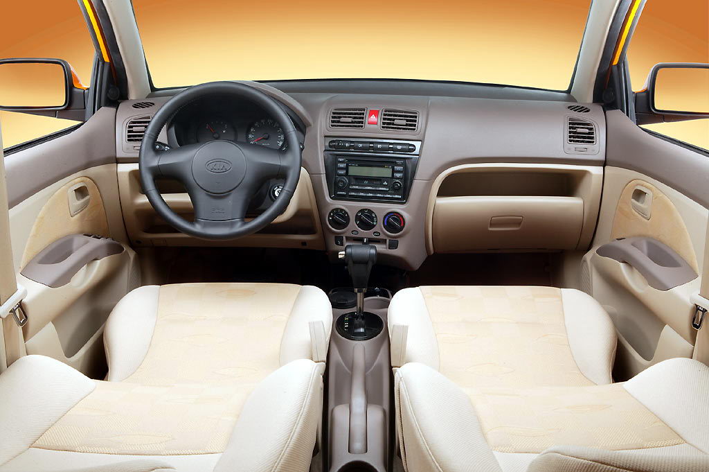 KIA Picanto 2004 04.jpg